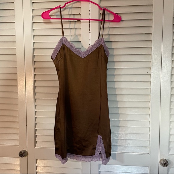 Motel Rocks Satin Mini Dress 🤍 - Picture 4 of 8